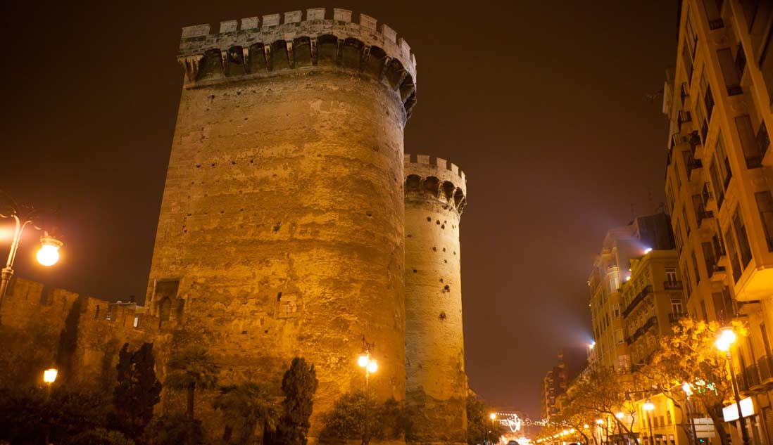 Restaurante junto a Torres de Quart en Valencia